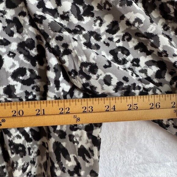 Catherine's Womens Animal Print Blouse 2X Black/Gray Button Up 3/4 Button Sleeve - Picture 8 of 9